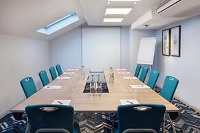 Leonardo London Heathrow Airport