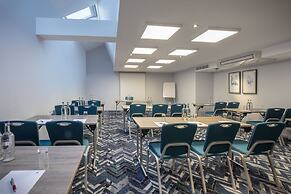 Leonardo London Heathrow Airport