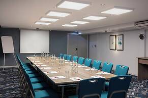 Leonardo London Heathrow Airport