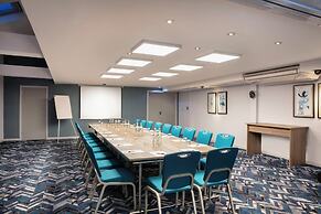 Leonardo London Heathrow Airport