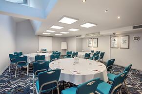 Leonardo London Heathrow Airport