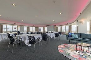 Leonardo Hotel IJmuiden Seaport Beach