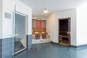 Leonardo Hotel IJmuiden Seaport Beach