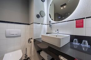 Leonardo Hotel IJmuiden Seaport Beach