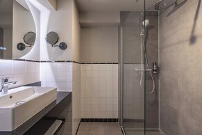 Leonardo Hotel IJmuiden Seaport Beach