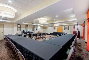 La Quinta Inn & Suites by Wyndham Elkview - Charleston NE