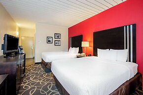 La Quinta Inn & Suites by Wyndham Elkview - Charleston NE