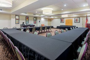 La Quinta Inn & Suites by Wyndham Elkview - Charleston NE