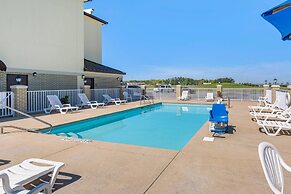 Comfort Inn & Suites Lincoln I-20