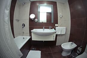 Madisson Hotel