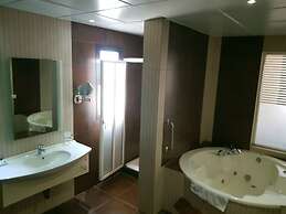 Madisson Hotel