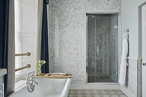 Kimpton Charlotte Square by IHG