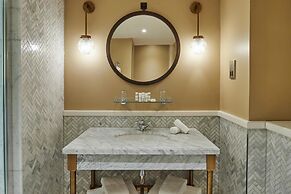 Kimpton Charlotte Square by IHG