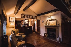 Holdsworth House