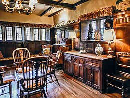 Holdsworth House