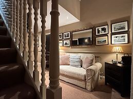 Holdsworth House
