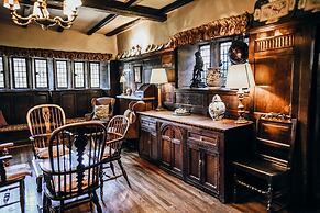 Holdsworth House