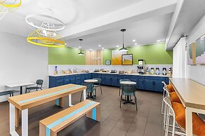 Spark by Hilton Glendale Phoenix North