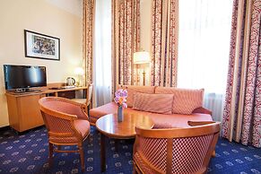 Centro National Frankfurt, Trademark Collection by Wyndham