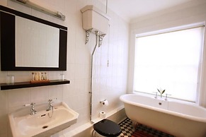 Old Palace Lodge Hotel