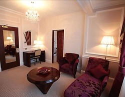 Old Palace Lodge Hotel