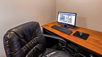 Best Western Commerce Inn