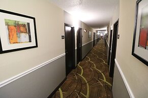 Super 8 by Wyndham Dubuque