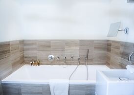 Hotel Marignan Champs - Elysées