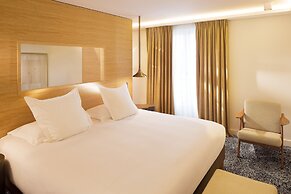 Hotel Marignan Champs - Elysées