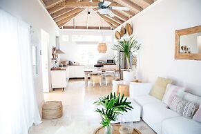 Villa Montana Beach Resort