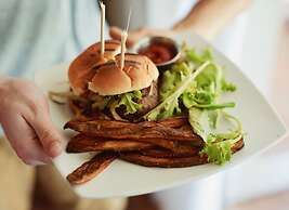 Villa Montana Beach Resort