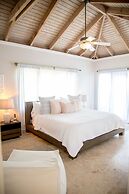 Villa Montana Beach Resort