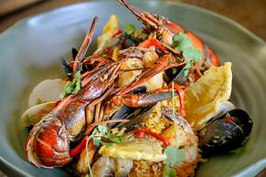 Villa Montana Beach Resort