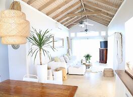 Villa Montana Beach Resort