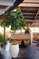 Villa Montana Beach Resort