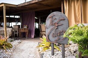 Villa Montana Beach Resort