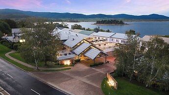 Horizons Lake Jindabyne
