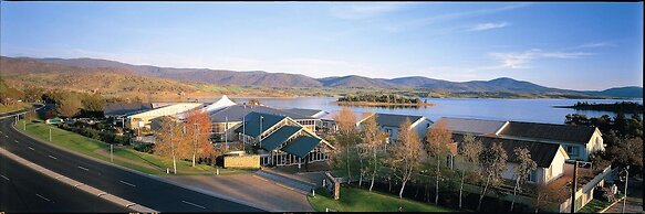 Horizons Lake Jindabyne