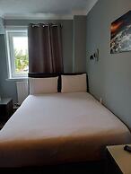 Kings Park Hotel