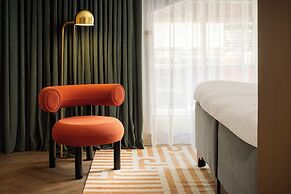 Carlton George Hotel