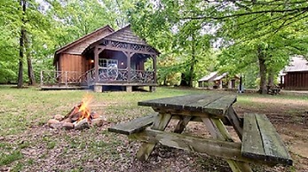 The Smokehouse Lodge and Cabins