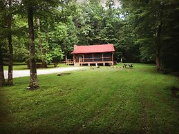 The Smokehouse Lodge and Cabins