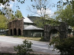 The Smokehouse Lodge and Cabins