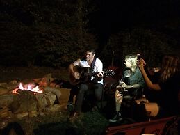 The Smokehouse Lodge and Cabins