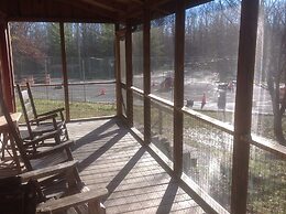 The Smokehouse Lodge and Cabins