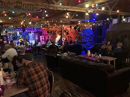 The Smokehouse Lodge and Cabins