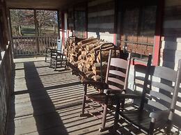 The Smokehouse Lodge and Cabins