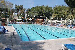 Kfar Maccabiah Hotel and Suites