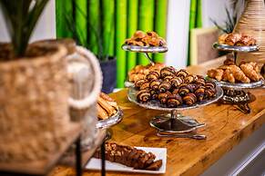 Kfar Maccabiah Hotel and Suites