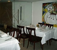 Plaza Praia Suites